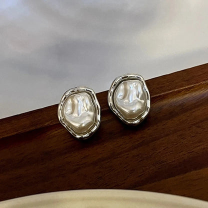 Elegant Gold Vintage Circle Drop Earrings with Baroque Pearl - Smarsty