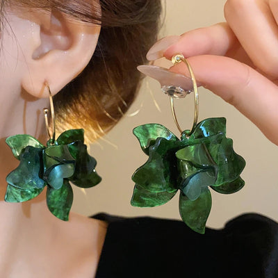 White Resin Flower Hoop Earrings for Women Fashion Jewelry - Smarsty