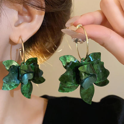 White Resin Flower Hoop Earrings for Women Fashion Jewelry - Smarsty
