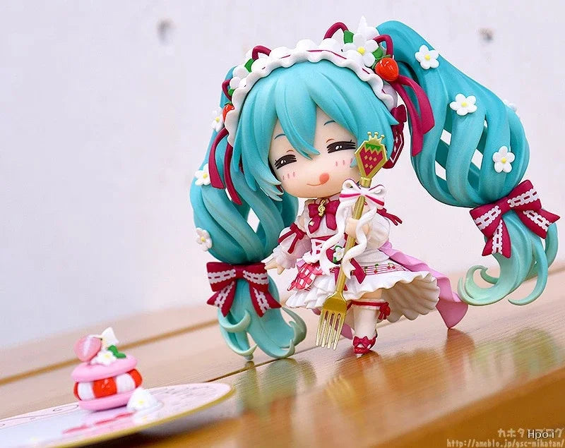 10cm #1939 Hatsune Miku Anime Figure 15th Anniversary Strawberry Miku Action Figure #1940 PVC Collection Model Doll Toys Gift - Smarsty