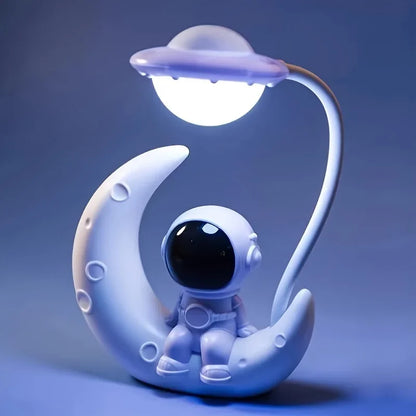 Creative Moon Astronaut Nightlight LED Desk Lamp - Smarsty