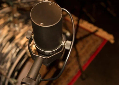 Cardioid Dynamic Microphone for Studio and Podcasting - Smarsty