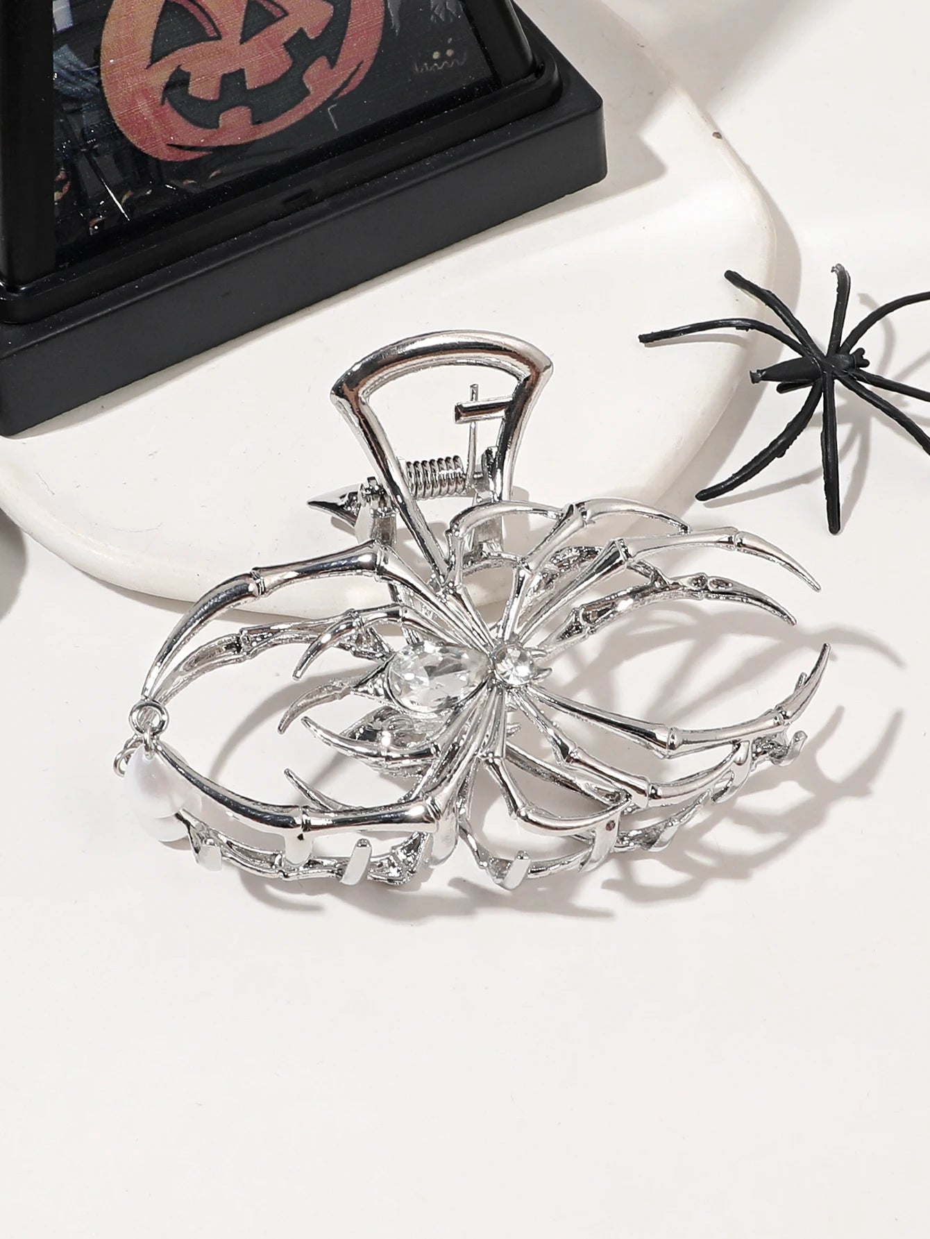 Gothic Spider Pearl Metal Hair Claw Clip Strong Hold - Smarsty