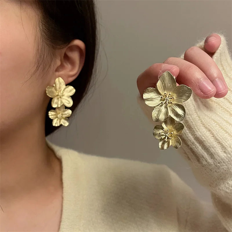 Vintage Gold Flower Drop Earrings for Women Stylish Design - Smarsty