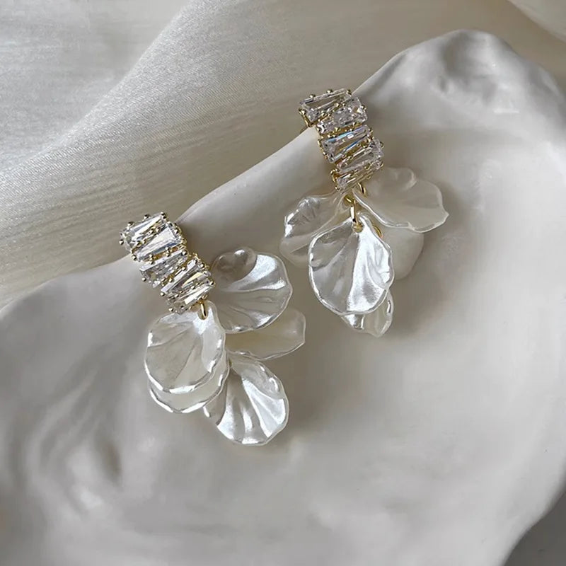 Korean Fashion White Crystal Flower Dangle Earrings for Women - Smarsty