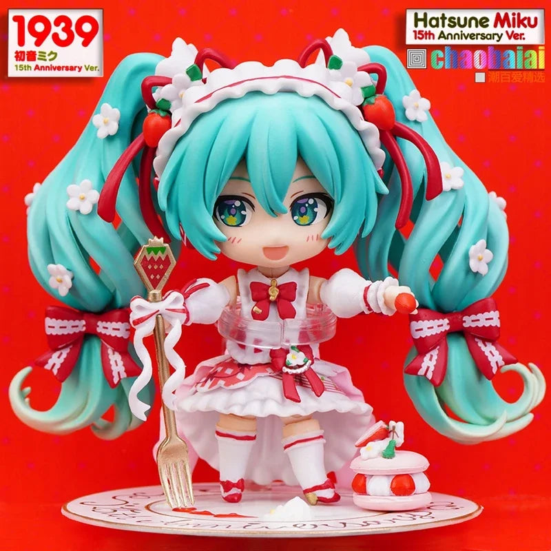 10cm #1939 Hatsune Miku Anime Figure 15th Anniversary Strawberry Miku Action Figure #1940 PVC Collection Model Doll Toys Gift