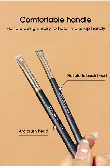 Eyeliner and Eyebrow Brush for Precise Makeup Application - Smarsty