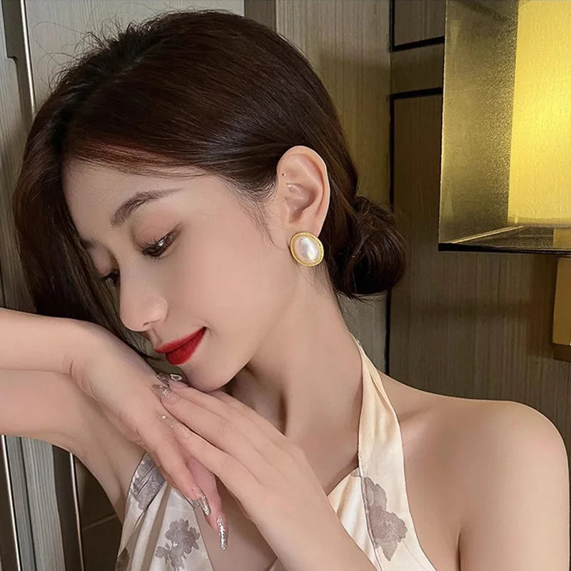 Retro Imitation Pearl Zircon Earrings Oval Square Hollow - Smarsty
