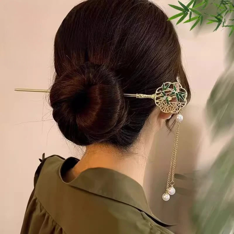 Elegant Chinese Style Hair Clip with Floral Design - Smarsty