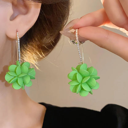 White Resin Flower Hoop Earrings for Women Fashion Jewelry - Smarsty