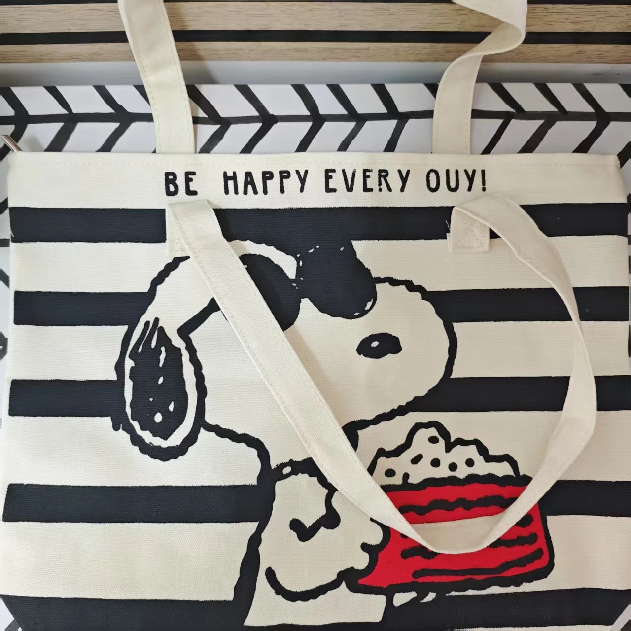 Snoopy Canvas Tote Bag With Zipper Closure For Everyday Use - Smarsty