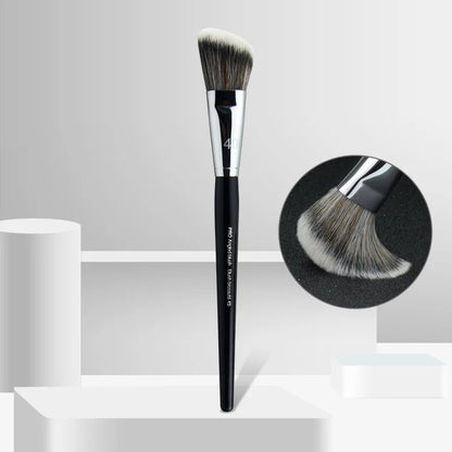 Professional Liquid Foundation Brush for Flawless Makeup - Smarsty