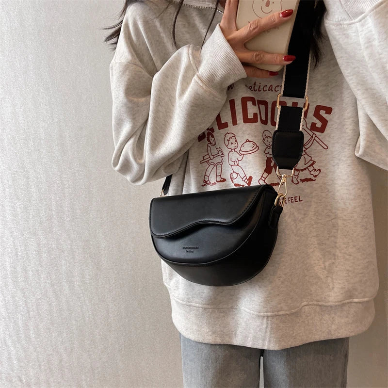 Women Vintage Saddle Bag With Wide Strap Crossbody - Smarsty