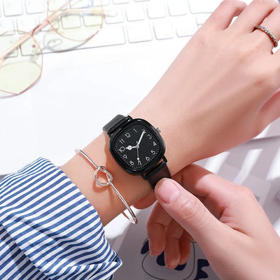 Fashion Brand Bear Women Quartz Watch with Silicone Band - Smarsty