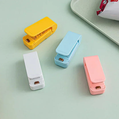 1pc Mini Handheld Snack Sealer,Compact ABS Plastic Bag Sealer for Freshness, Easy-to-Use Kitchen Gadge,Portable Sealer Packaging