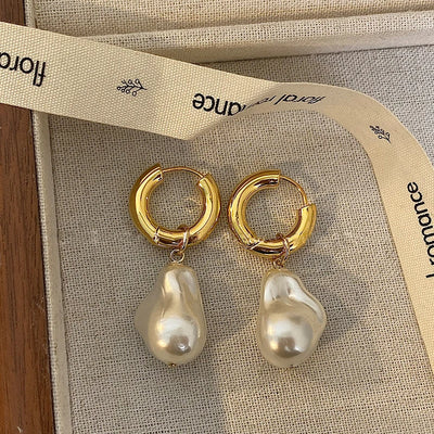 Elegant Gold Vintage Circle Drop Earrings with Baroque Pearl - Smarsty