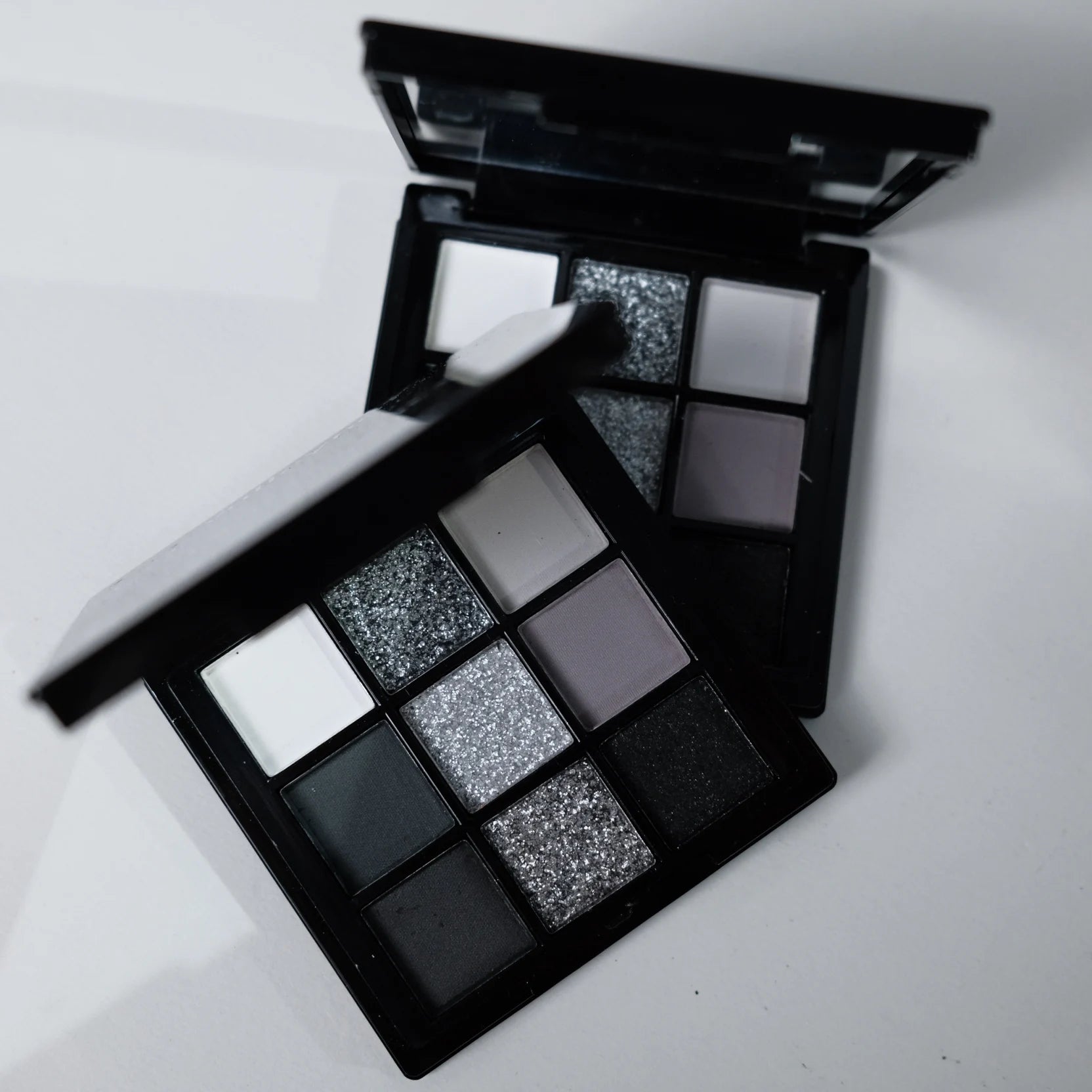 9 Color Eye Shadow Palette for Smokey Makeup Looks - Smarsty