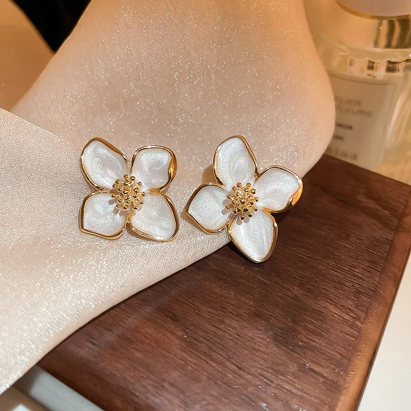Vintage Sweet Flower Stud Earrings For Women Bridal - Smarsty