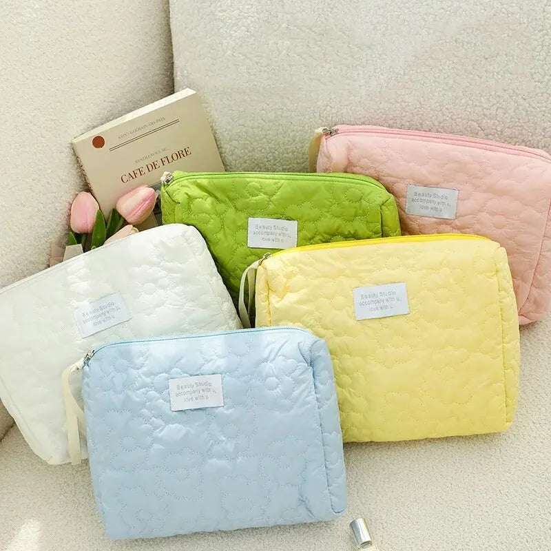 Embroidery Large-Capacity Cosmetic Bag Waterproof Portable Storage Bag Travel Makeup Pouch - Smarsty