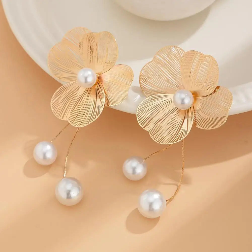 Romantic Flower Petal Tassel Earrings with Imitation Pearls - Smarsty
