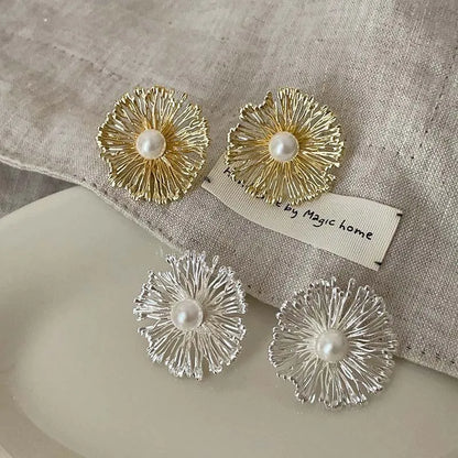 Pearl Stud Earrings Metal Flower Design Gold Color - Smarsty