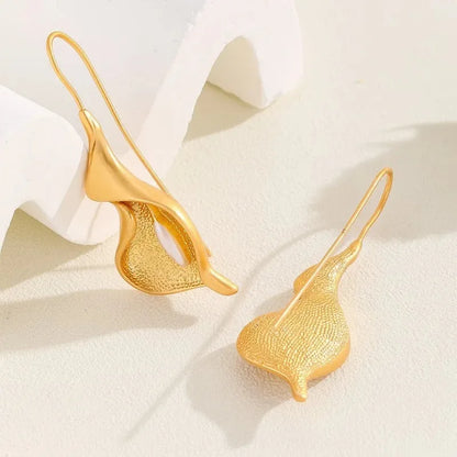 Elegant Flower Dangle Earrings in Gold and Silver Colors - Smarsty