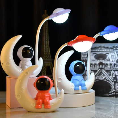 Creative Moon Astronaut Nightlight LED Desk Lamp - Smarsty