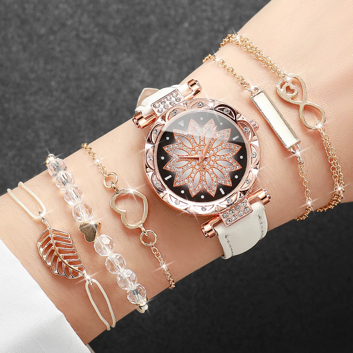 Fashion Heart Dial Women's Watch Set with Leather Band - Smarsty