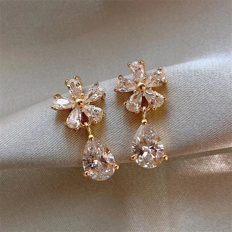 Zircon Stud Earrings Floral Leaf With Pearl Shimmer - Smarsty