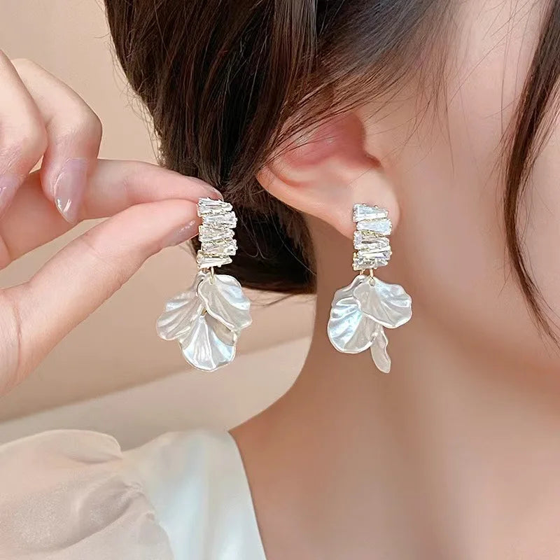 Korean Fashion White Crystal Flower Dangle Earrings for Women - Smarsty