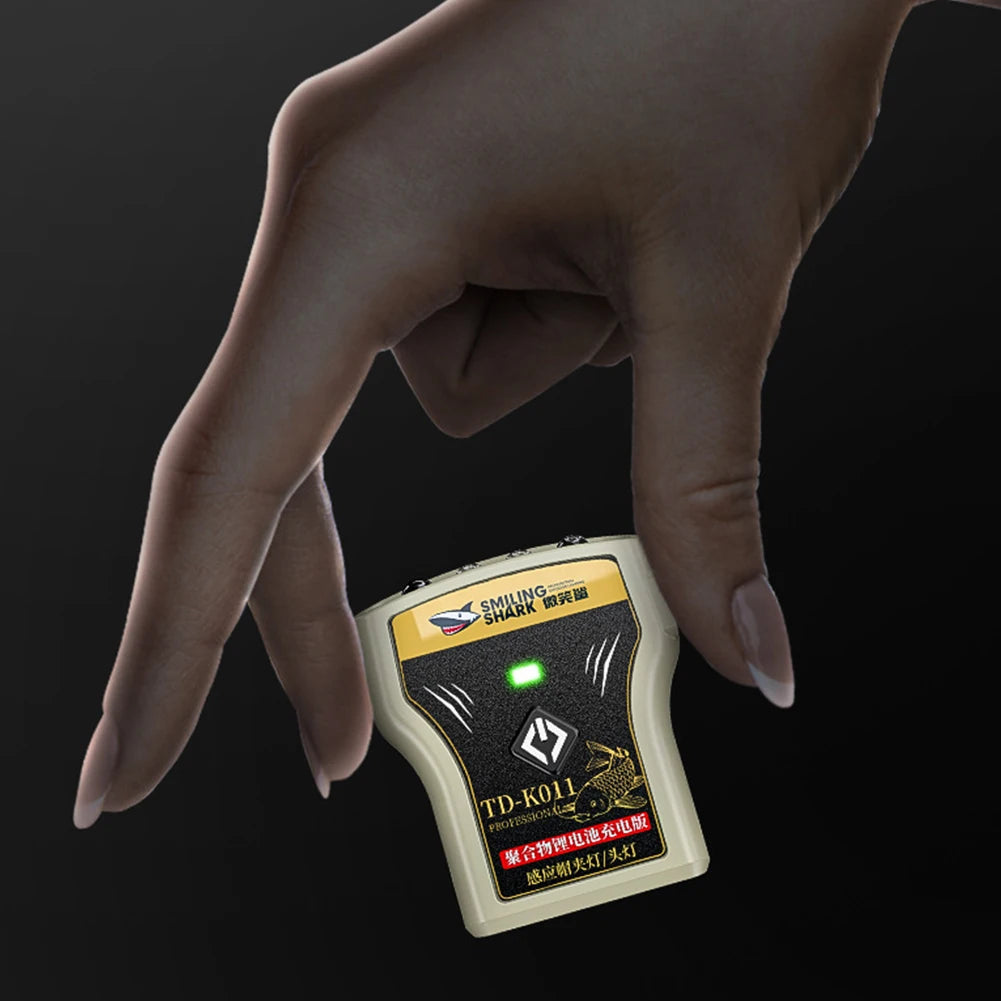 LED Camping Headlamp 200mAh Super Bright Hat Clip Light IPX4 Waterproof Mini Caps Light Headlamp Power Display for Night Fishing