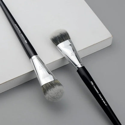 Professional Foundation Brush for Flawless Makeup Application - Smarsty