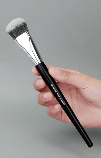 Professional Liquid Foundation Brush for Flawless Makeup - Smarsty