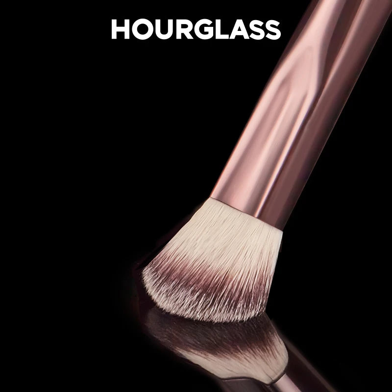 Hourglass No 19 Concealer Brush for Seamless Finish - Smarsty