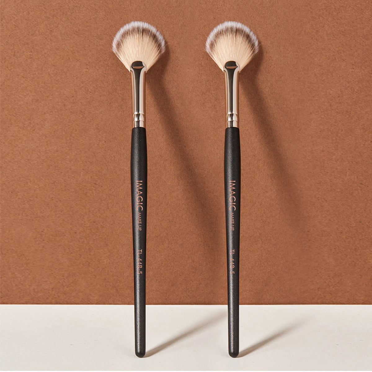 IMAGIC Soft High Quality Blush Brush for Perfect Highlighting - Smarsty
