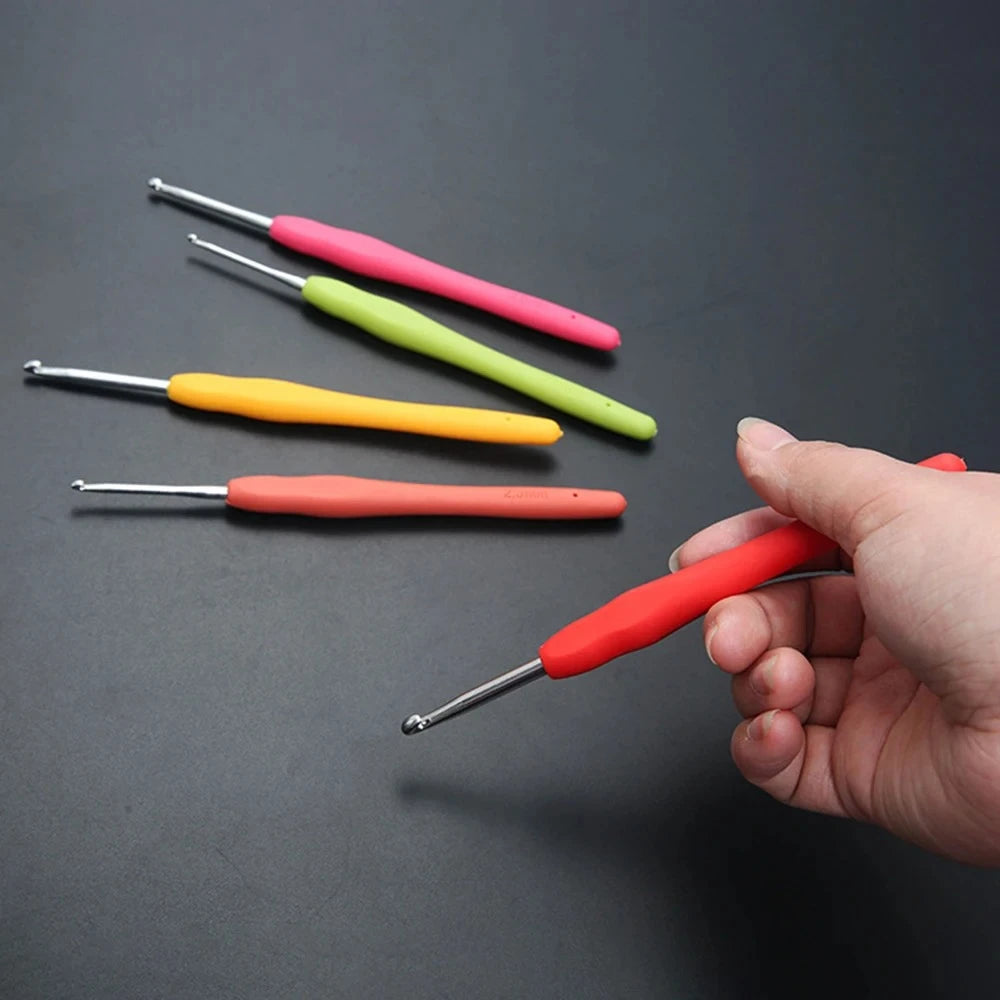 Versatile 9-Piece Crochet Hook Set with Soft Handles - Smarsty