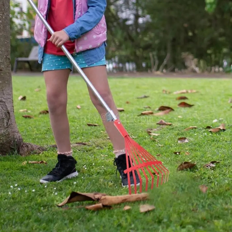 Carbon Steel Grass Rake for Efficient Leaf Cleaning - Smarsty