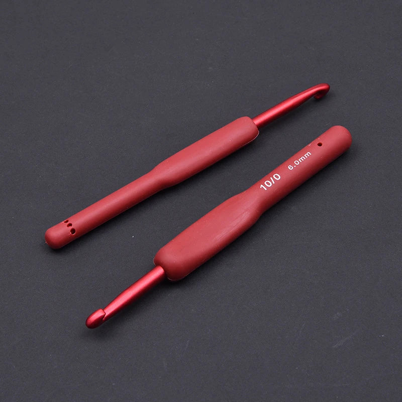 Ergonomic Red Crochet Hook Set with Silicone Handle - Smarsty