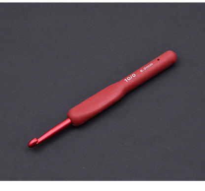 Ergonomic Red Crochet Hook Set with Silicone Handle - Smarsty