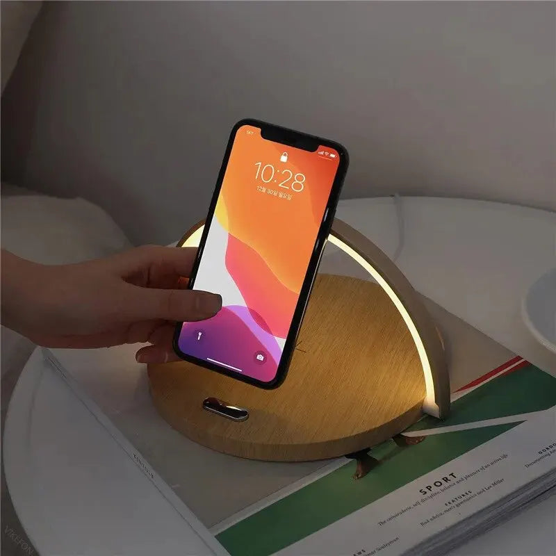 Desk Lamp & Wireless Phone Charger - Smarsty